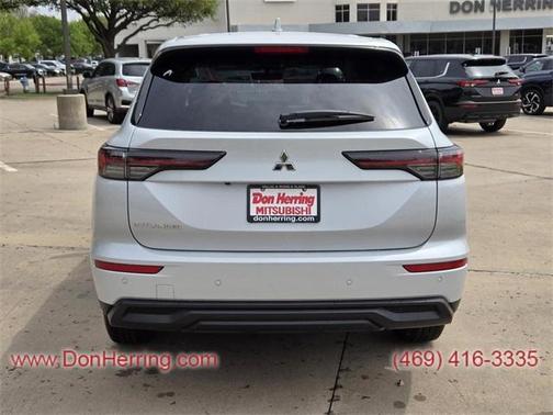 2025 Mitsubishi Outlander ES