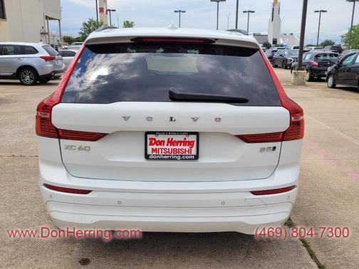2022 Volvo XC60 B5 Momentum