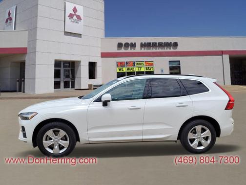 2022 Volvo XC60 B5 Momentum