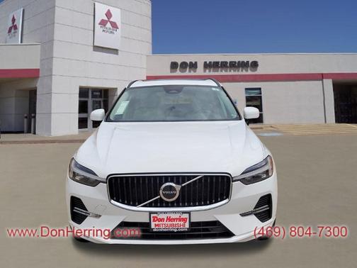 2022 Volvo XC60 B5 Momentum