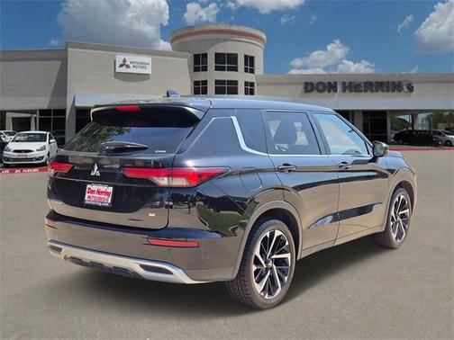 2022 Mitsubishi Outlander SE