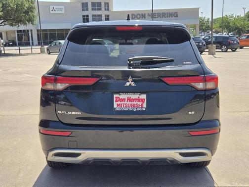 2022 Mitsubishi Outlander SE
