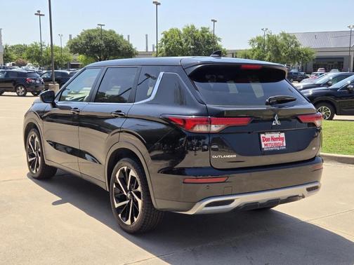 2022 Mitsubishi Outlander SE