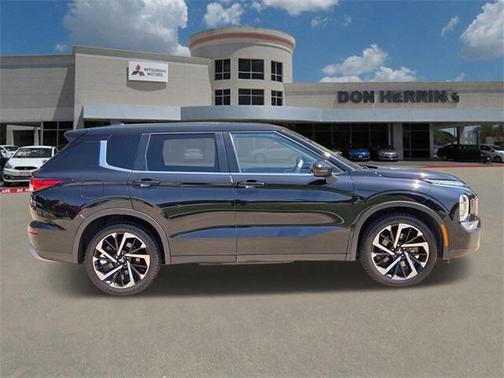 2022 Mitsubishi Outlander SE