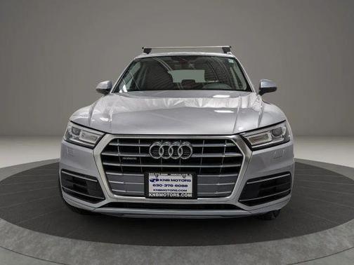 Florett Silver Metallic 2019 Audi Q5 2.0T Premium
