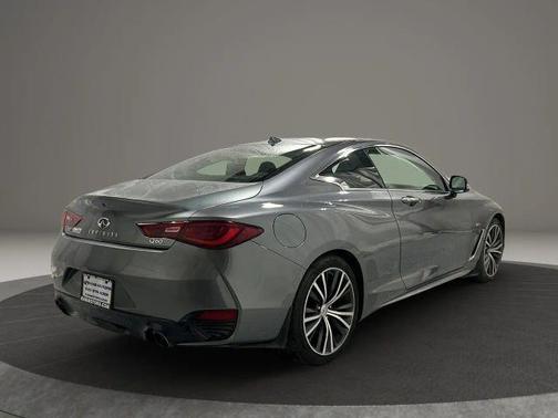 2017 INFINITI Q60 2.0T