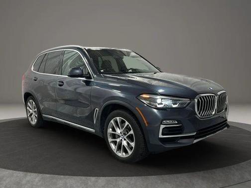 Gray 2021 BMW X5 xDrive40i