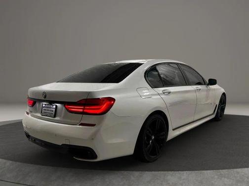 2018 BMW 740 i