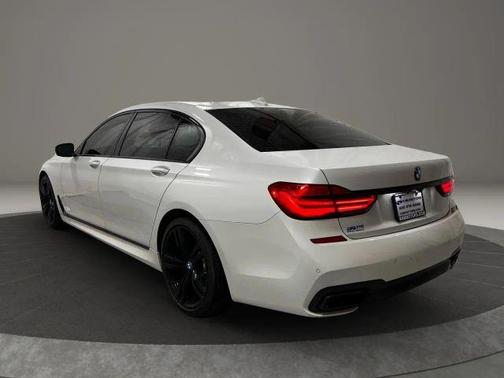 2018 BMW 740 i