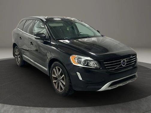 Black 2017 Volvo XC60 T6 Dynamic