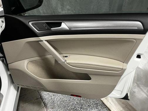 2017 Volkswagen Golf Alltrack TSI S