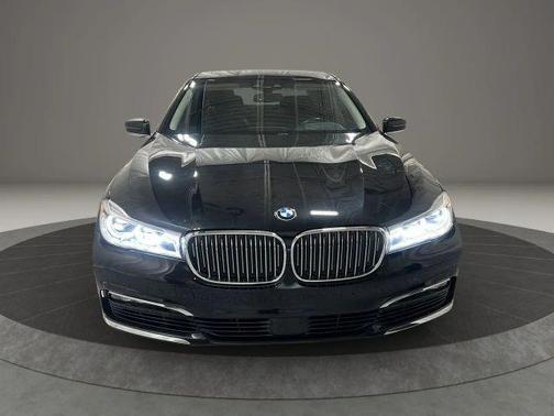 2016 BMW 750 i xDrive