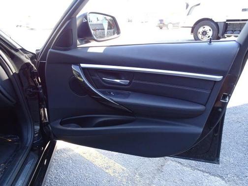 2018 BMW 330 i xDrive