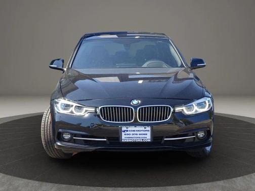 2018 BMW 330 i xDrive