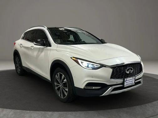 White 2017 INFINITI QX30 Premium
