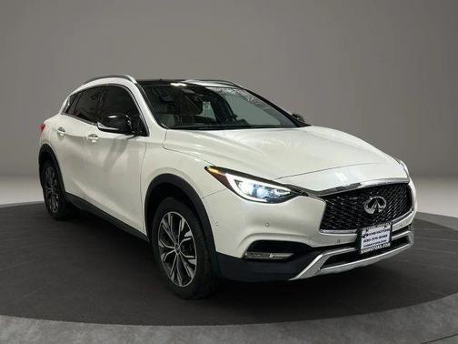 White 2017 INFINITI QX30 Premium