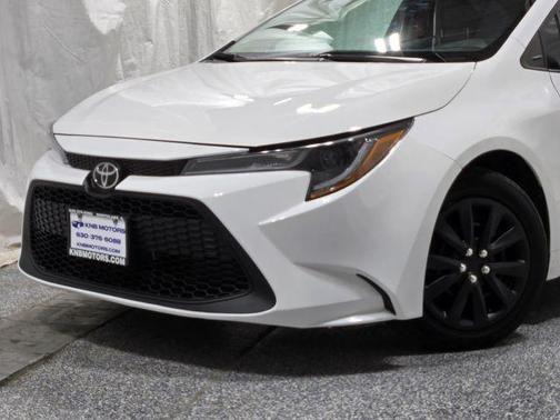 White 2021 Toyota Corolla LE
