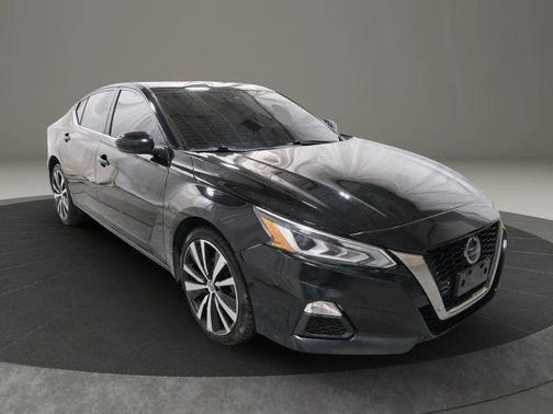 Black 2021 Nissan Altima 2.5 SR