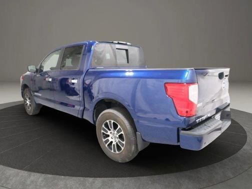 Deep Blue Pearl 2021 Nissan Titan SV