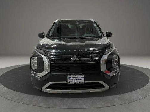 Black 2025 Mitsubishi Outlander PHEV SEL
