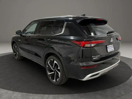 Black 2025 Mitsubishi Outlander PHEV SEL