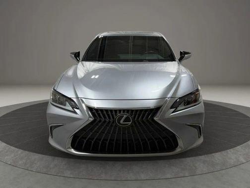 Iridium 2025 Lexus ES 300h Luxury