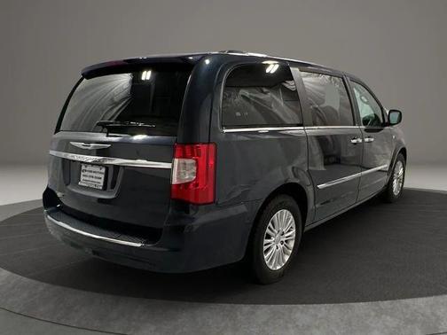 2014 Chrysler Town & Country Touring-L