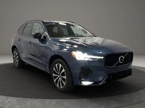 2023 Volvo XC60 B5 Plus Dark Theme