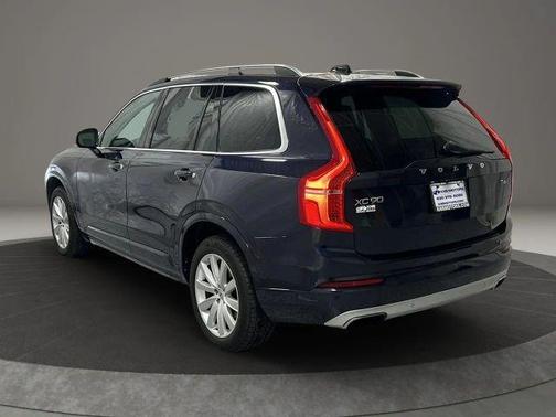 2016 Volvo XC90 T6 Momentum