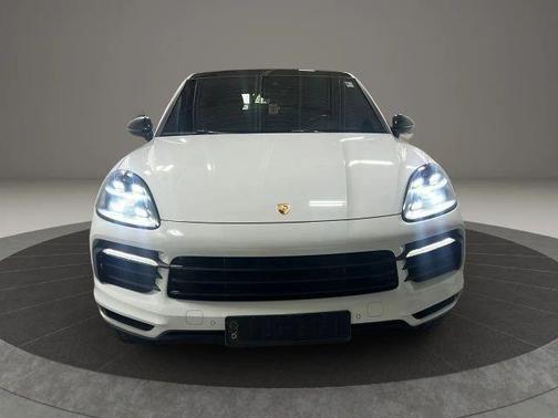 White 2021 Porsche Cayenne AWD