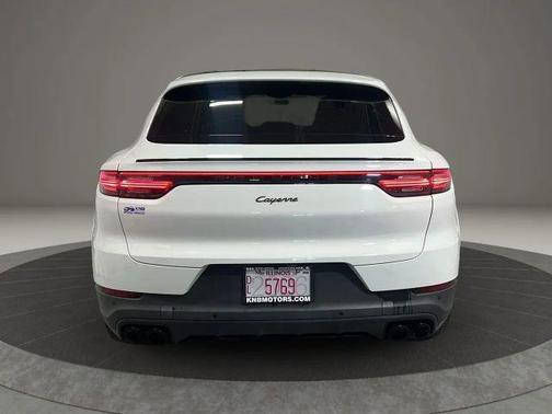White 2021 Porsche Cayenne AWD