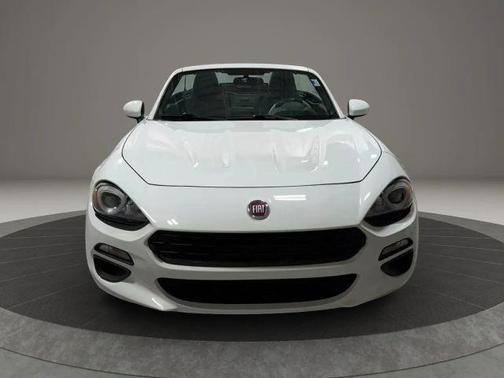 Bianco Gelato White 2017 FIAT 124 Spider Classica