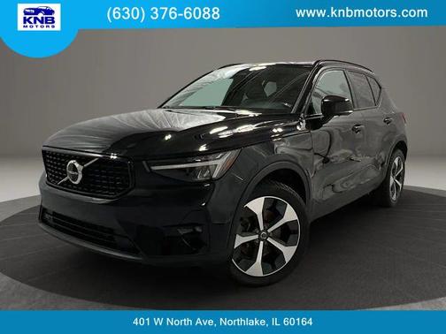 2023 Volvo XC40 B4 Ultimate Dark Theme