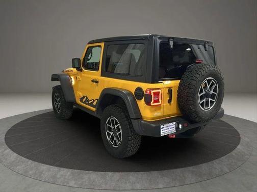 Bright White Clearcoat 2024 Jeep Wrangler Rubicon