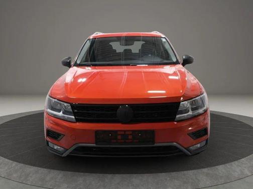 Habanero Orange Metallic 2018 Volkswagen Tiguan 2.0T SEL