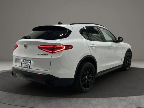 2019 Alfa Romeo Stelvio Base