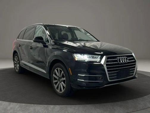Night Black 2019 Audi Q7 45 Premium Plus