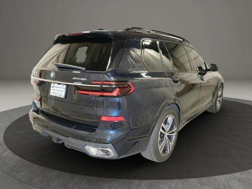 Carbon Black Metallic 2023 BMW X7 xDrive40i