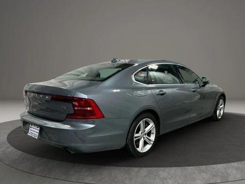 Gray 2018 Volvo S90 T5 Momentum