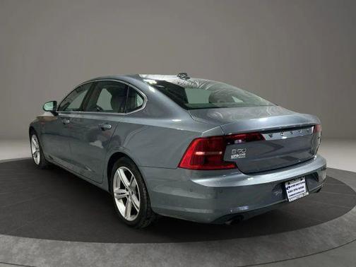 Gray Metallic 2018 Volvo S90 T5 Momentum