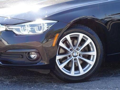 Black 2018 BMW 320 i xDrive