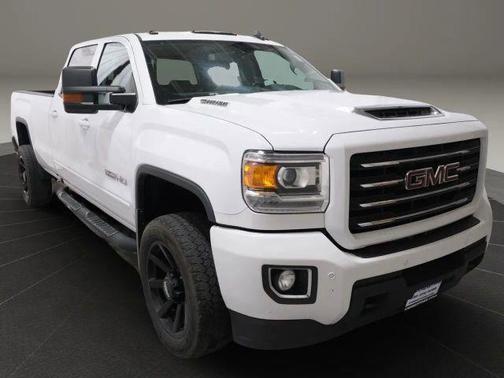 White 2018 GMC Sierra 2500 SLT