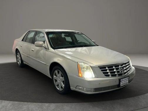 Gold 2007 Cadillac DTS