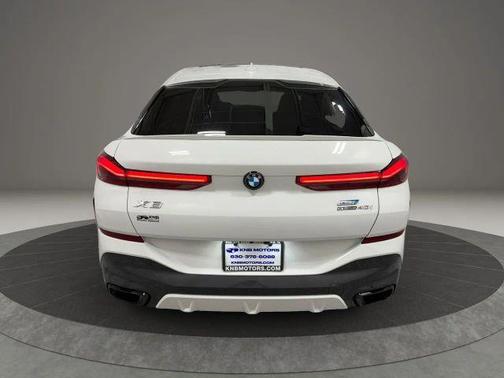 Alpine White 2021 BMW X6 sDrive40i