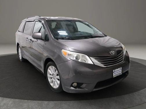 Gray 2015 Toyota Sienna XLE