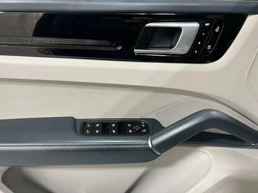 2020 Porsche Cayenne Base