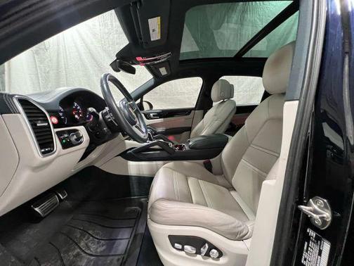 2020 Porsche Cayenne Base
