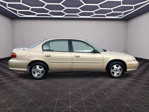 2005 Chevrolet Classic Sedan 4D