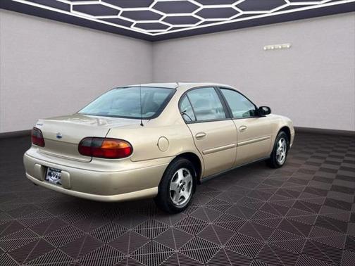 2005 Chevrolet Classic Sedan 4D