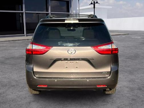 2015 Toyota Sienna XLE